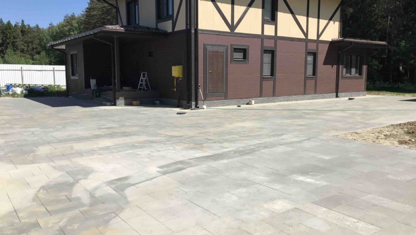 Укладка тротуарной плитки с бетонным основанием в Ногинском районе